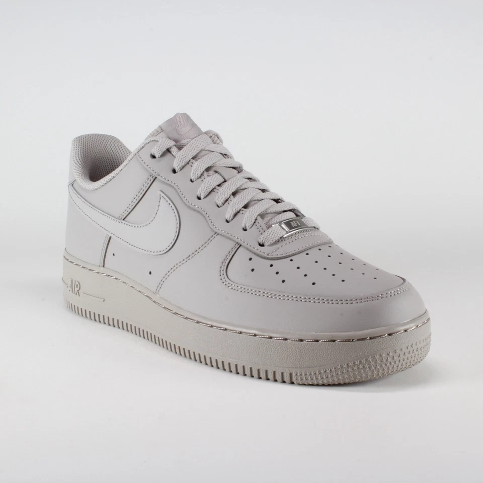 Zapatos Nike Air Force 1 '07 'Triple College Grey' IH1698-001 para hombre talla 10 Foto 4 de 4