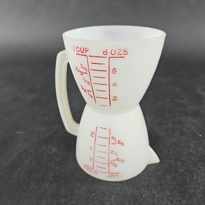 Tupperware Multiple Measuring Cups 8 0z Liquid and 1 Cup 8 oz Dry Red Letter