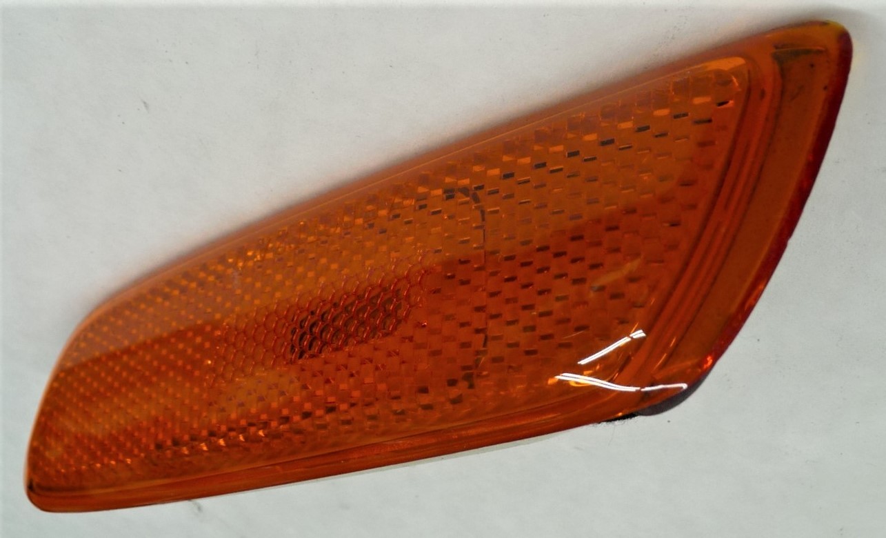 Rolls-Royce Cullinan 2018-2024 Front Left Reflector P/N 63147953985