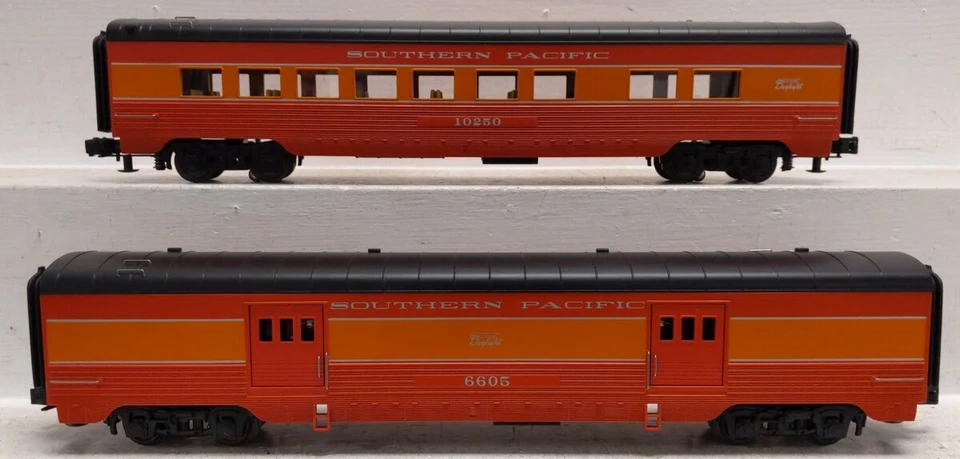 MTH 30-67321 O Gauge S.P 2-Car 60' Sleeper/Diner: 6605, 10250 (2) EX/Box - Image 2 of 4