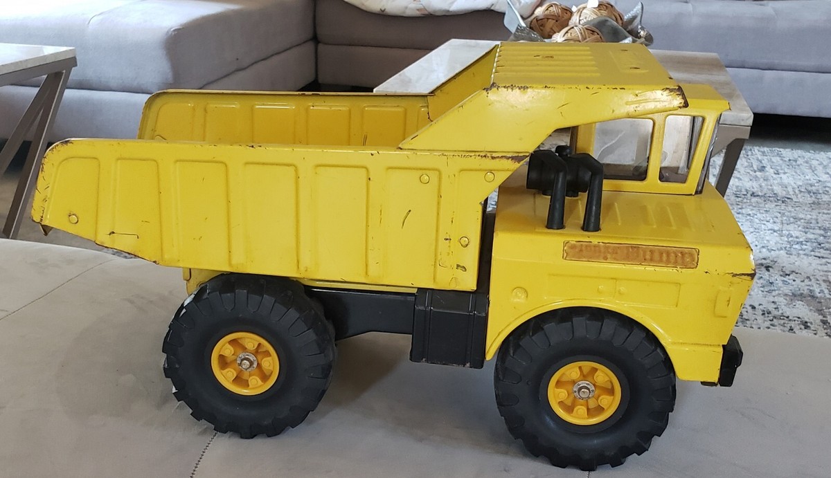 TONKA MIGHTY DUMP TRUCK from late 60's #2900 with original personality