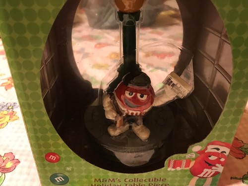 M&M 2008 HOLIDAY TABLE FIGURINE RED GUY NEWSBOY STREETLIGHT NIB 2008 KURT ADLER - Picture 7 of 12