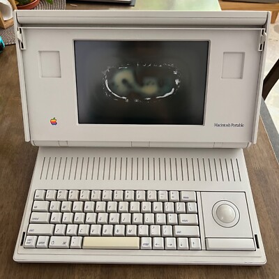 Macintosh Portable M5120 w Bag Charger Mouse and 1MB RAM