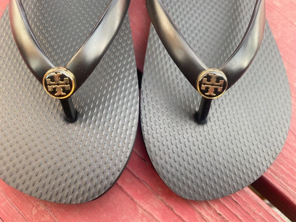 NWOB TORY BURCH MONOGRAM FLIP FLOPS (SIZE 6) rubber thong sandals Black-New - Image 2 of 4