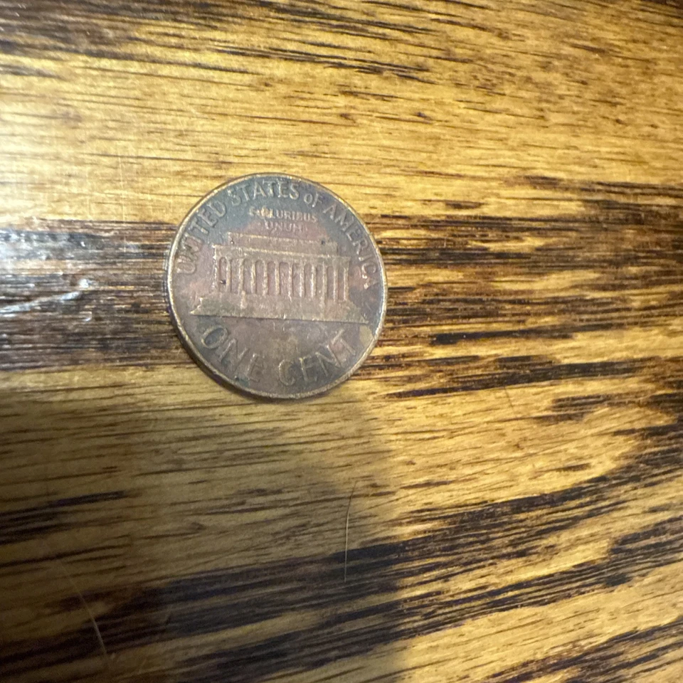 1963 Penny No Mint Mark Lincoln Memorial Cent Coin with 'L' Letter On Rim Error - Image 2 of 3