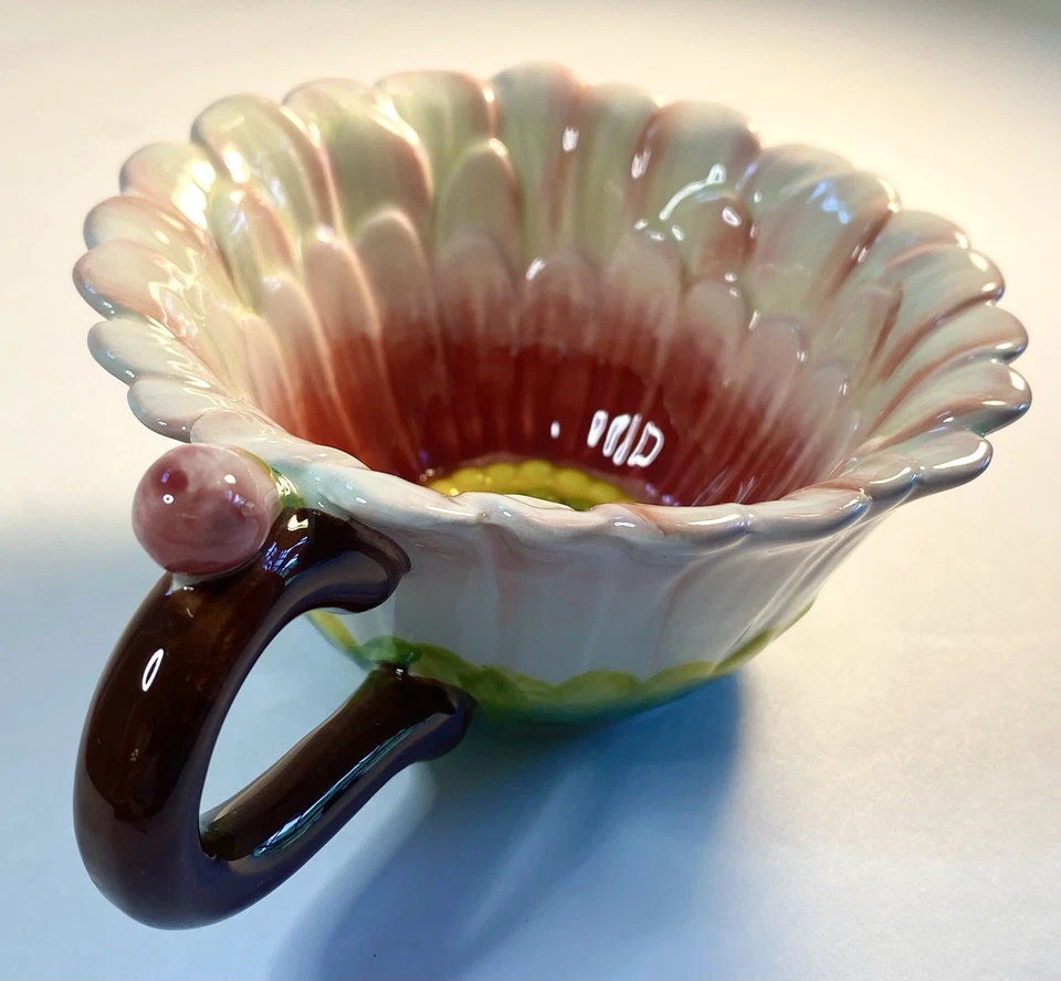 Taza de té de girasol de cerámica pintada a mano para jardín Corner Ruby Foto 4 de 4