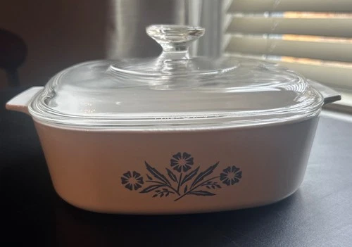 Vintage Corning Ware Blue Cornflower 2 Qt casserole with PYREX lid A-9-C