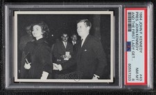 1964 Topps The Story of John F Jacqueline Kennedy Jackie #43 PSA 8 0nr3