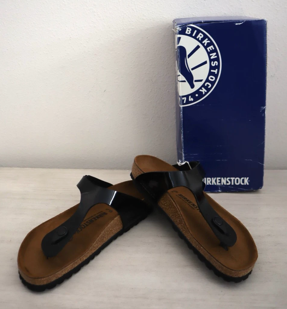 Birkenstock Gizeh Patent Leather Sandals for Women for sale  display picture 2