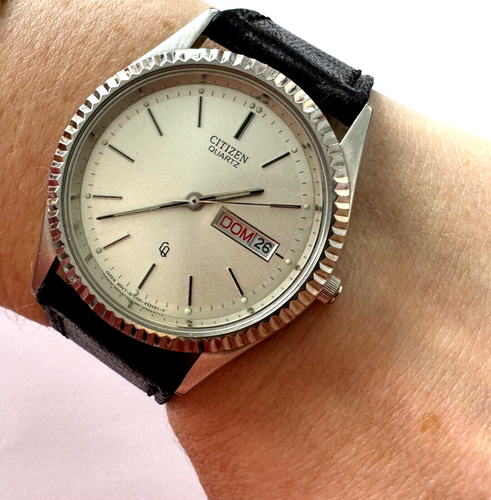 Vintage Citizen 1100-R12527 Quartz GN-4W-S Men's Watch Day / Date Runs - Picture 4 of 16