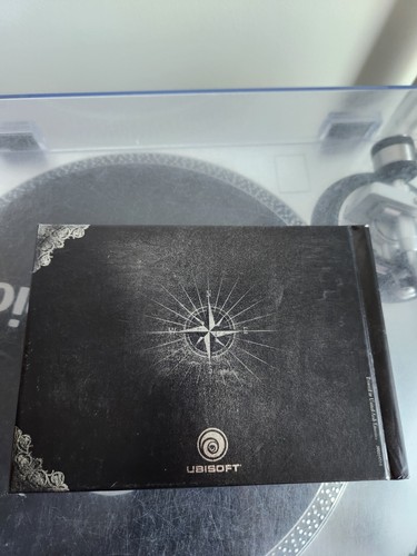 The Art of Assassin's Creed IV Black Flag 2013 Hardcover Titan Books - Picture 2 of 3