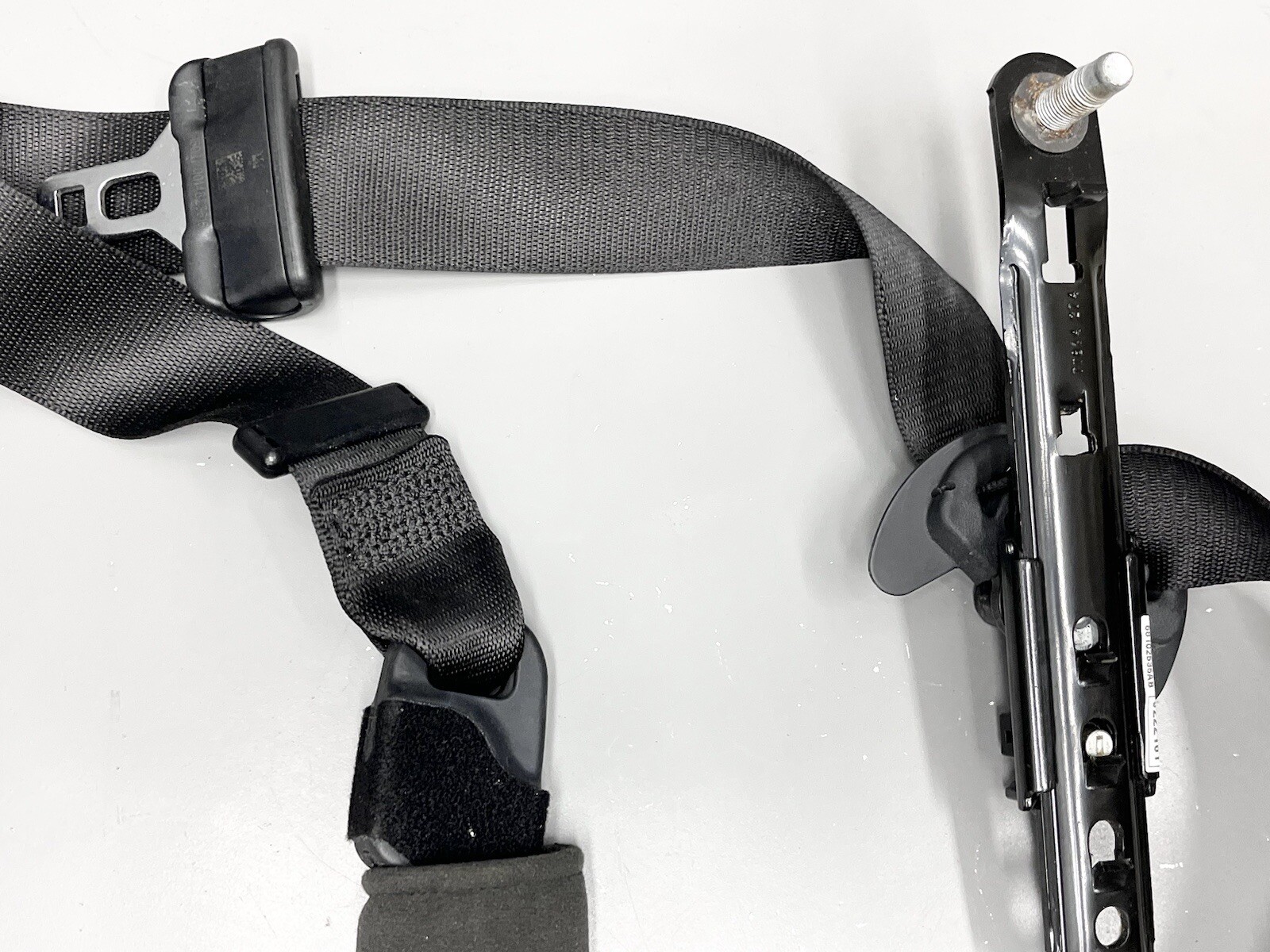 ⭐️2017-2022 MASERATI LEVANTE FRONT RIGHT PASSENGER SEAT BELT RETRACTOR BLACK OEM