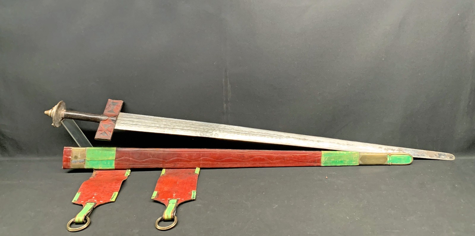 ANTIQUE AND MAGNIFICENT TAKUBA TUAREG SWORD, CIRCA 1950, RARE MODEL, AFRICA