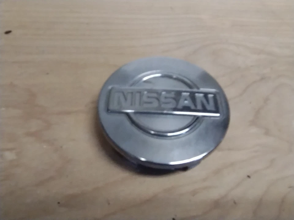 Tapa central OEM Nissan 240SX Altima número de pieza 40342-53F00 4034253F00 Foto 4 de 4