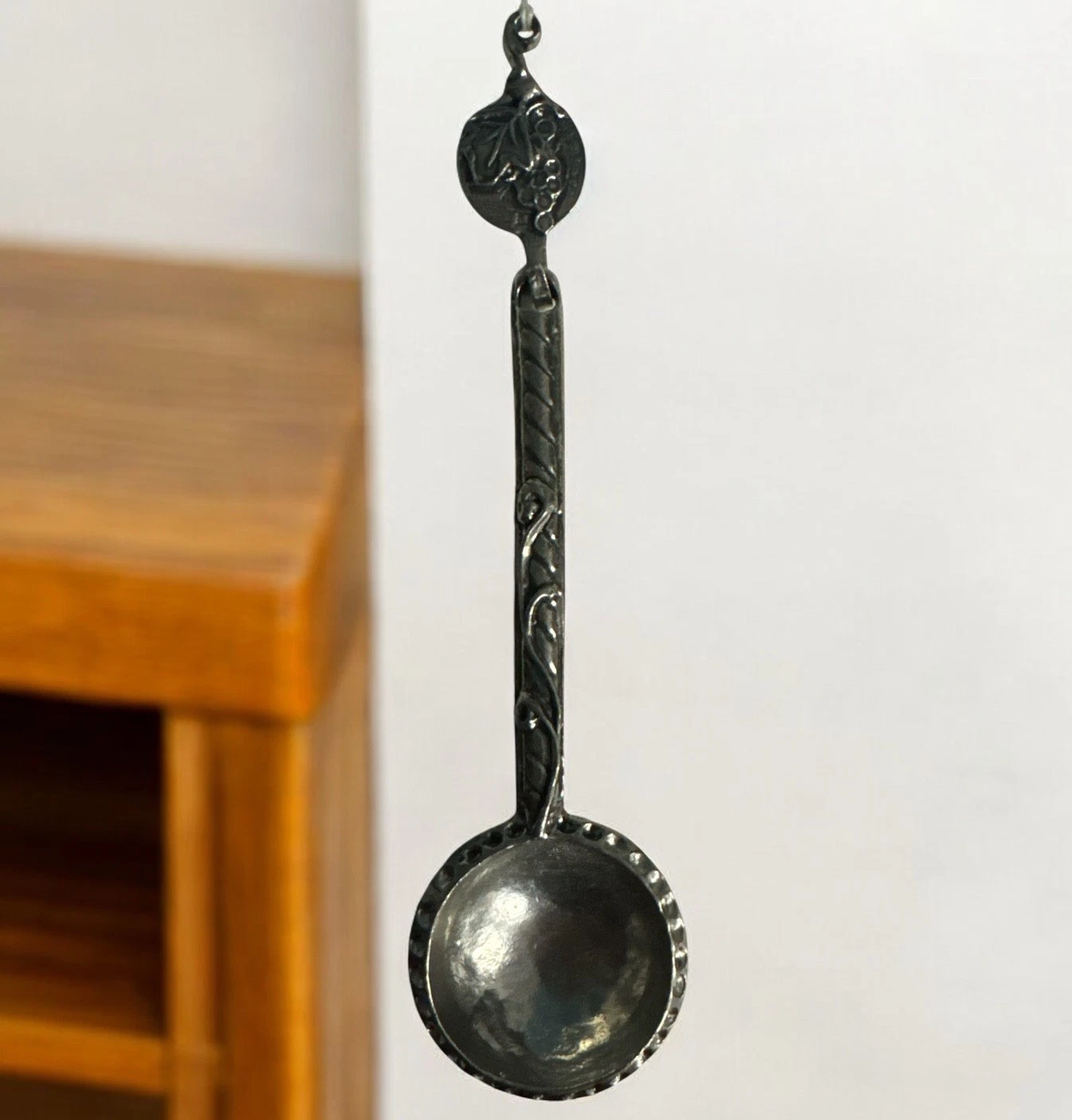 Vtg Ornate Pewter Silver Hanging Decorative Measuring Spoon Set On Hanger