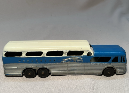 Vintage Tootsietoy 1957 Greyhound Bus Scenicruiser - 7" Metal Tootsie Toy - Picture 2 of 6