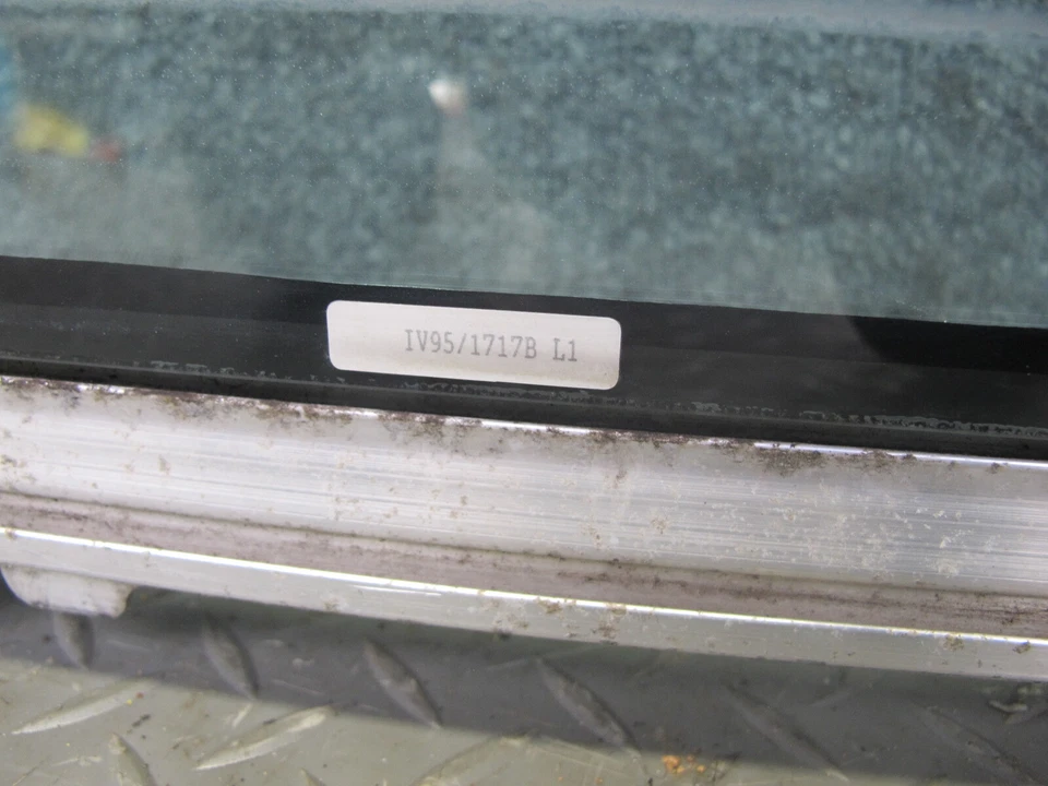 94-99 MERCEDES W140 S-CLASS SEDAN FRONT RIGHT PASSENGER DOOR GLASS WINDOW OEM - Image 4 of 4