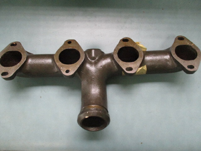Rolls Royce Silver Shadow, Spur, Corniche, Bentley NOS right exhaust manifold