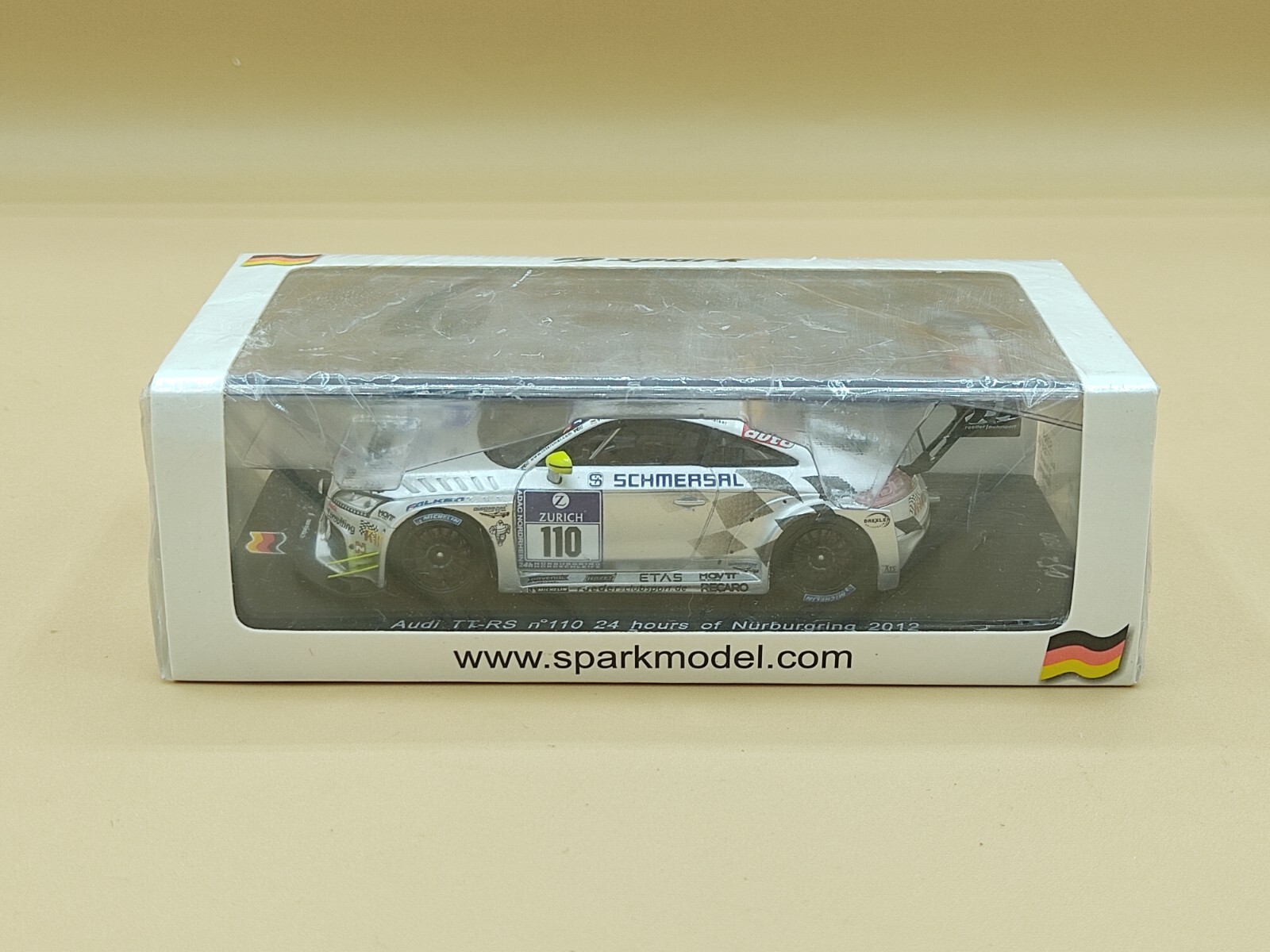Miniature Audi TT-RS #110 24H Nurburgring 2012 Spark SG064 au 1/43 pour collectionneurs