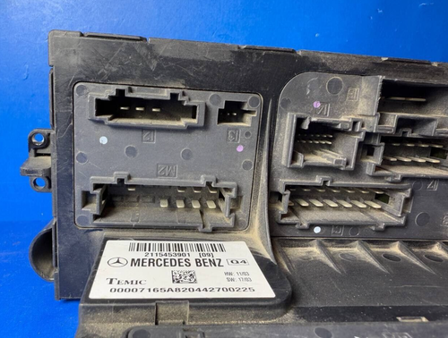 2003 - 2011 MERCEDES W211 E350 CLS500 FUSE BOX CONTROL MODULE A2115453901 OEM - Picture 7 of 14