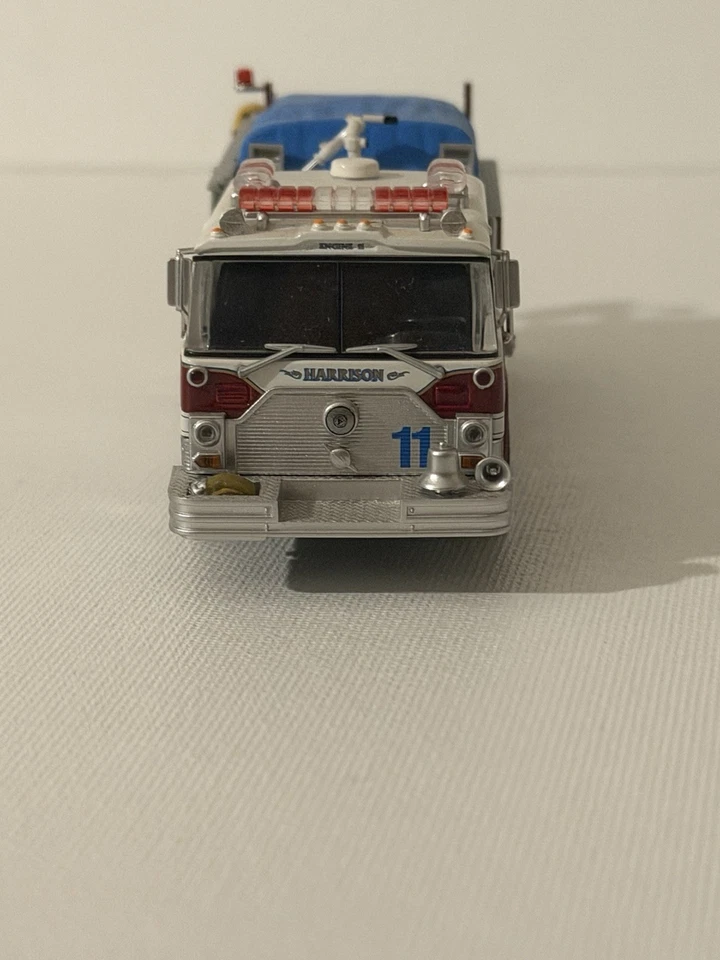 Bomba Code 3 Harrison, NY Mack CF (Borgoña) Motor 11 (12500) Foto 3 de 4