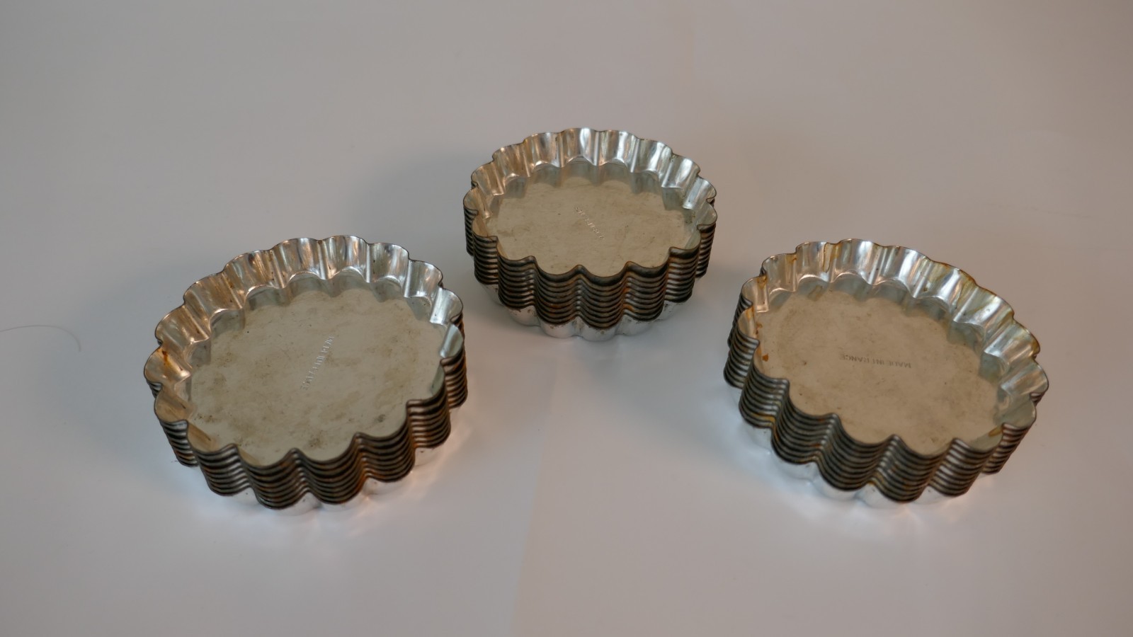 51 VTG Mini Scalloped Tin Tart Tartlet Molds Baking Pans Chocolate France