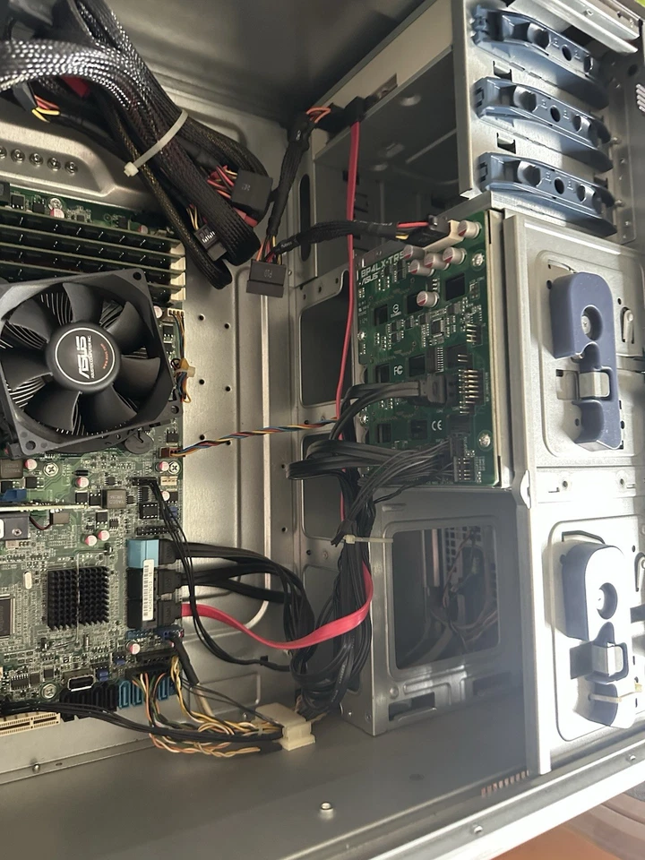 ASUS Server ASWM Enterprise TS300-E7 / PS4 - Bild 4 von 4