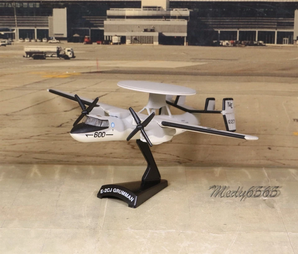 Model Power US Navy "USS Kitty Hawk" E-2C Scale 1/145 - Image 4 of 4