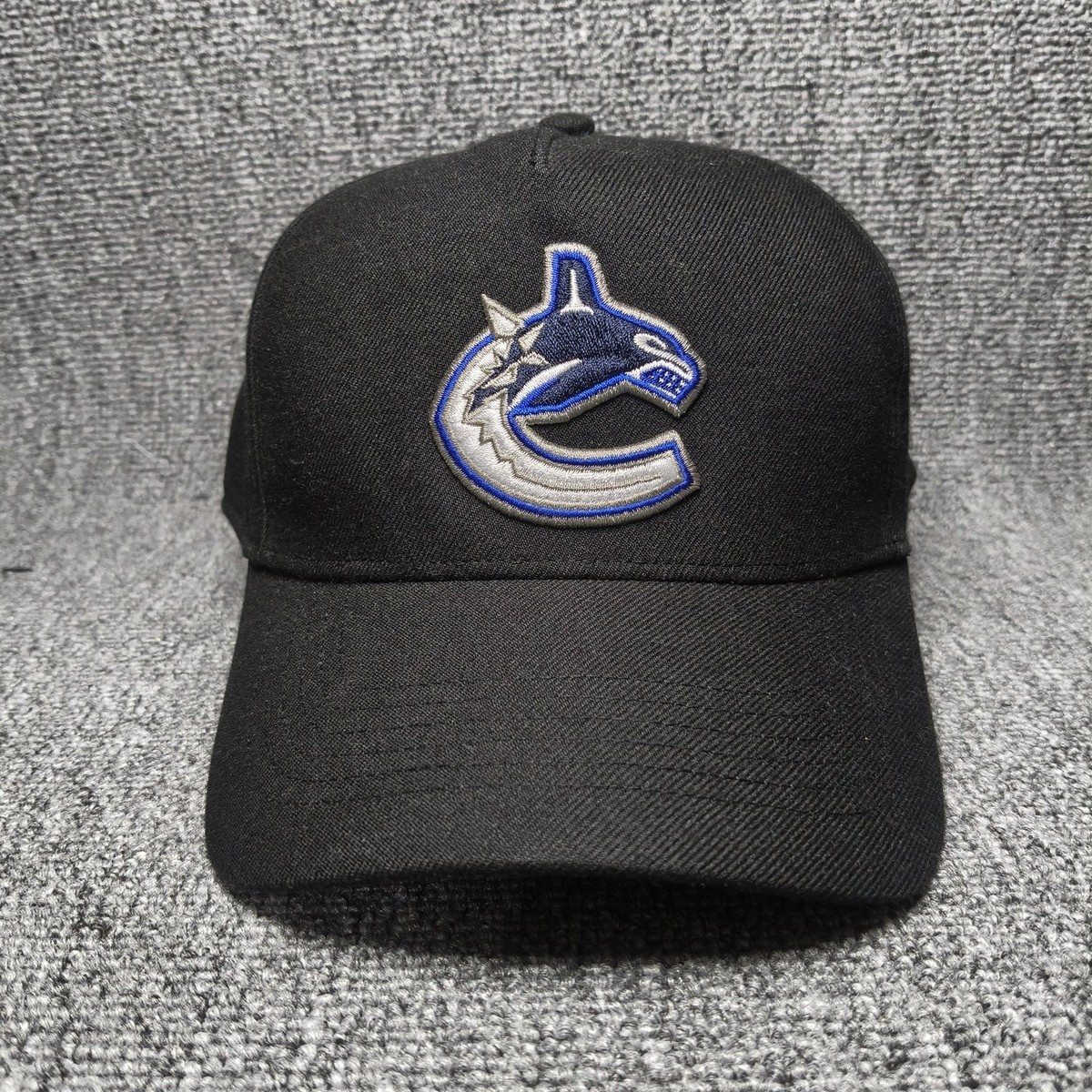 '47 Brand Vancouver Canucks NHL Black Snapback Curved Brim Cap Hat