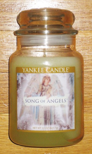 Yankee Candle - SONG OF ANGELS - 22 oz - GREAT CHRISTMAS SCENT! - HARD TO FIND!! - Picture 2 of 4
