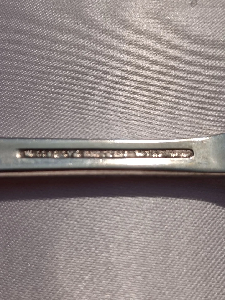 Tenedor de carne fría Flamish by Tiffany Sterling - 8 7/8" Foto 3 de 4