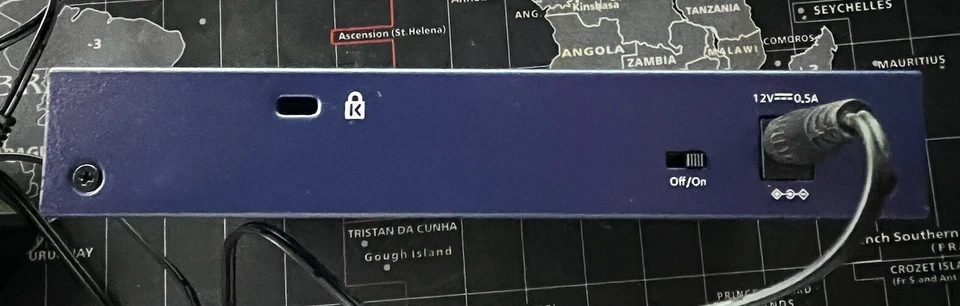 NETGEAR GS108TV2 8-Port Gigabit Ethernet Smart Switch with 1 PD Port - Black - Image 4 of 4