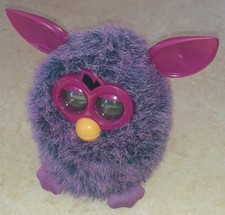 PELUCHE ANIMAL INTERACTIF FURBY violet