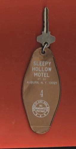 VINTAGE SLEEPY HOLLOW MOTEL KEYCHAIN FOB & ROOM KEY - AUBURN N.Y. ROOM #4