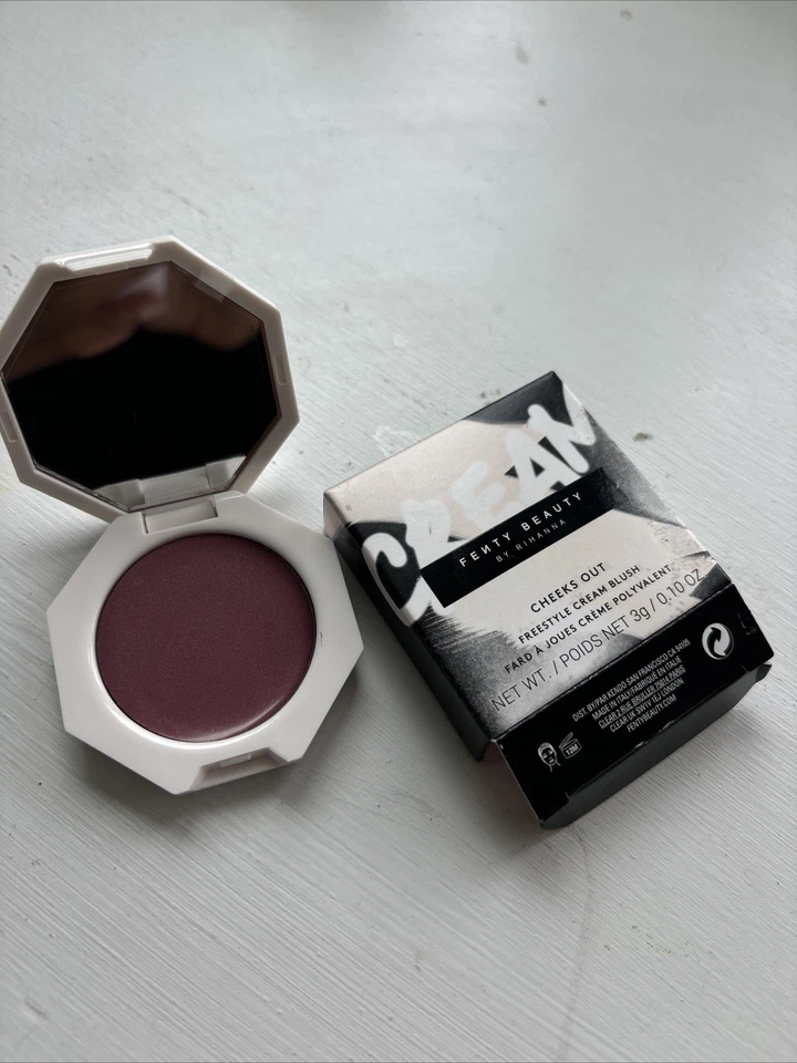 Paleta trío talla única de Patrick Starrr hecha para sombra bronce y escultura + FENTY Foto 4 de 4