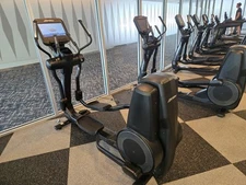 Life Fitness Discovery SE3 Elliptical Crosstrainer pick up only