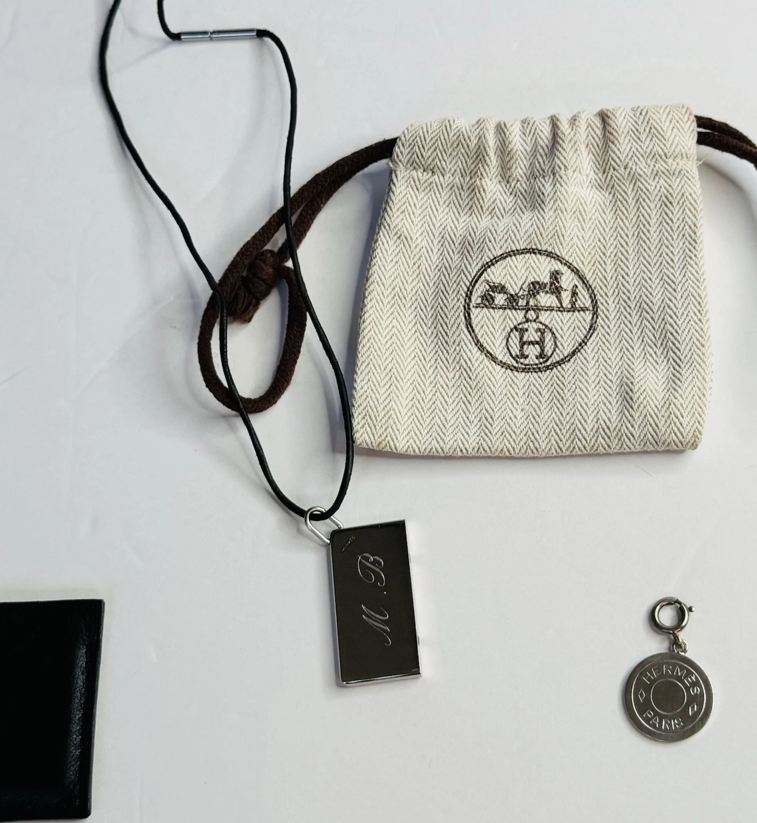 HERMÈS Hermes Paris Serie Ciondolo Ciondolo Moneta E Collana Lato Un Girocollo