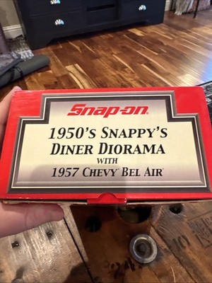 Snap-on 1950's Snappy's Diner Diorama with 1957 Chevy Bel Air Blue