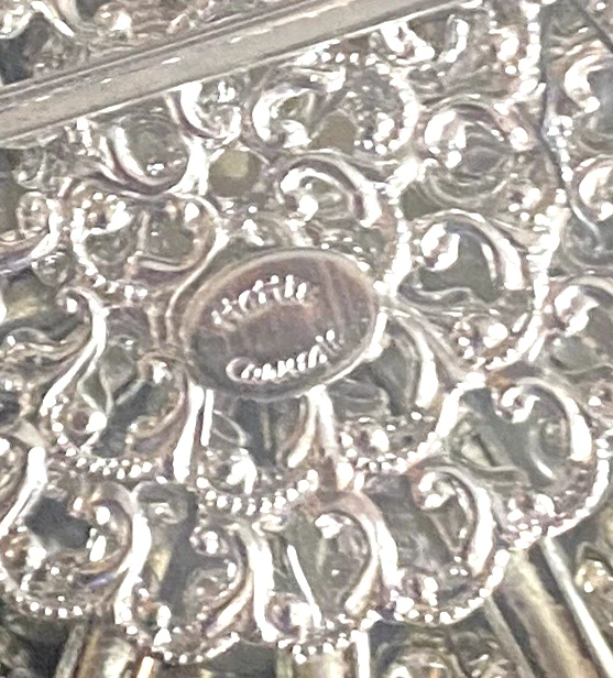 HATTIE CARNEGIE Rhodium Pearl Clear Rhinestone Circular Brooch Pin - Image 4 of 4