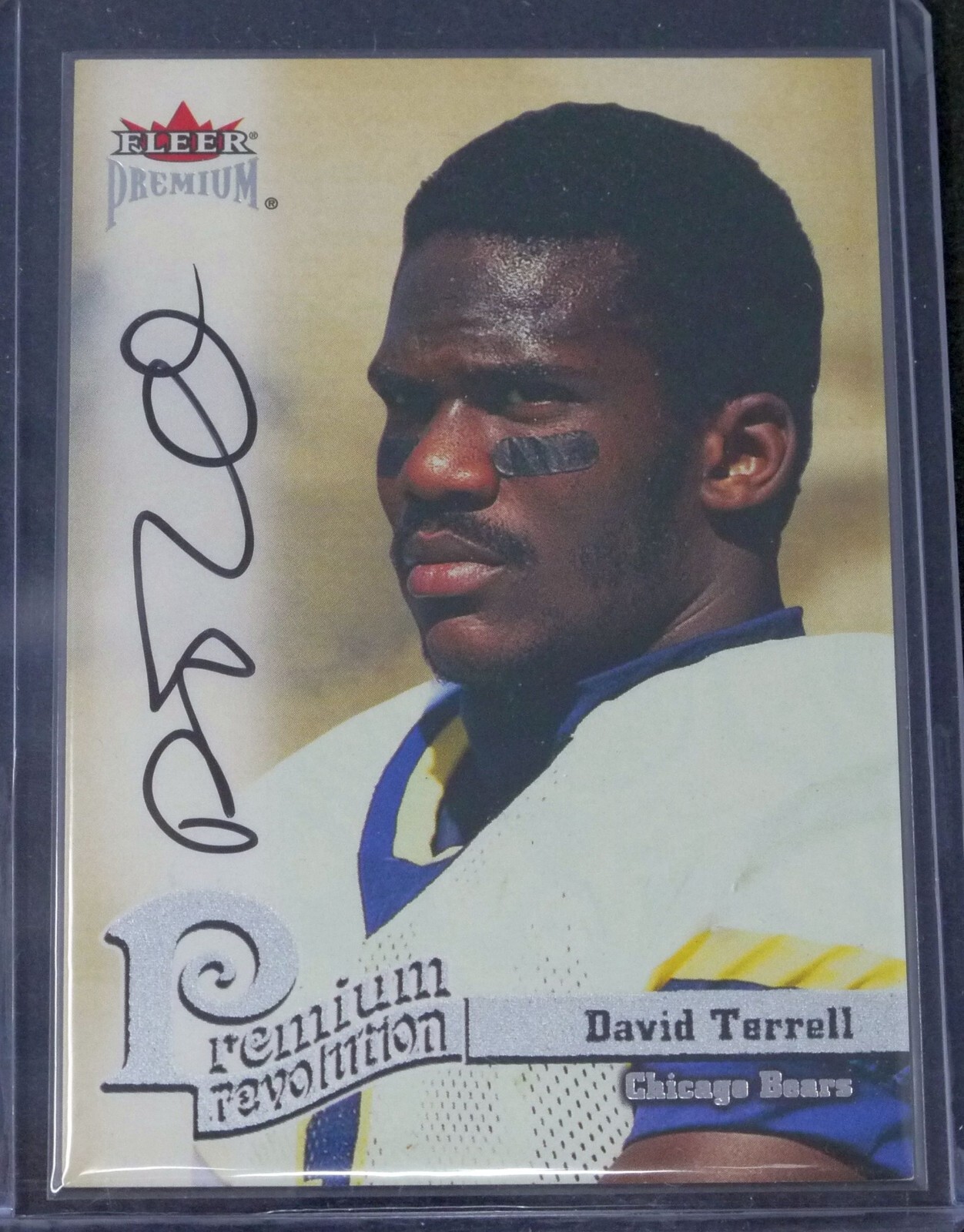 2001 Fleer Premium Revolution Autograph David Terrell Auto Hand #'d 24/50