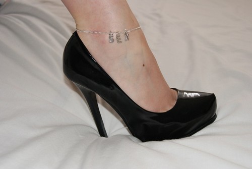 Premium 'SEX' Hotwife Anklet Ankle Chain Jewellery Nympho Horny Lover Insatiable - 第 1/4 張圖片