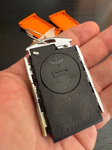 Used Genuine Volvo Key Fob Smart key Remote -Orange (OEM) FCC ID: YGOHUF8423MS - Picture 5 of 6