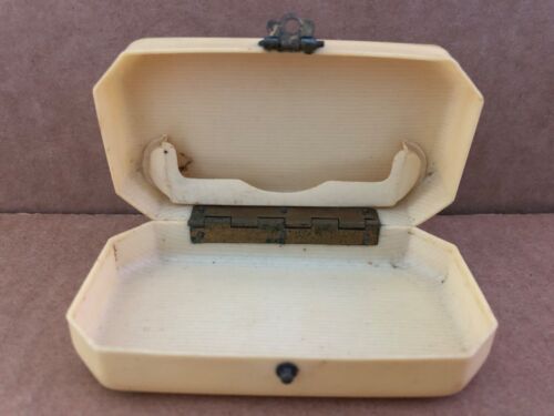 Vintage CELLULOID Vanity Box 2pcs Hinged Lock - Picture 3 of 10
