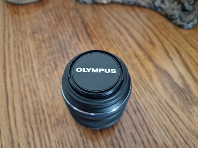 Olympus M.Zuiko Digital 14-42mm F3.5-5.6 II R AF Standard Zoomobjektiv silber MFT