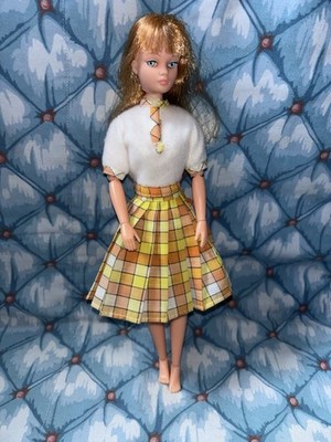 Vintage 70er Jahre Palitoy Uneeda Dollikin Action Girl Puppe mit Outfit