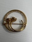Vintage Gold-Tone Floral Circle Brooch with Pearl Accent — photo 1