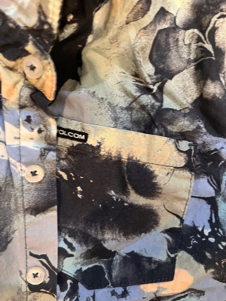 Lot  3 Short Sleeves  Youth Boys Collar Shirts  Youth Large Suze 14 - Image 4 of 4