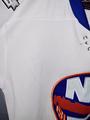 New York Islanders Hockey 40 Years Of Hockey Men's Size 52 Reebok Fight Strap - Picture 4 of 9