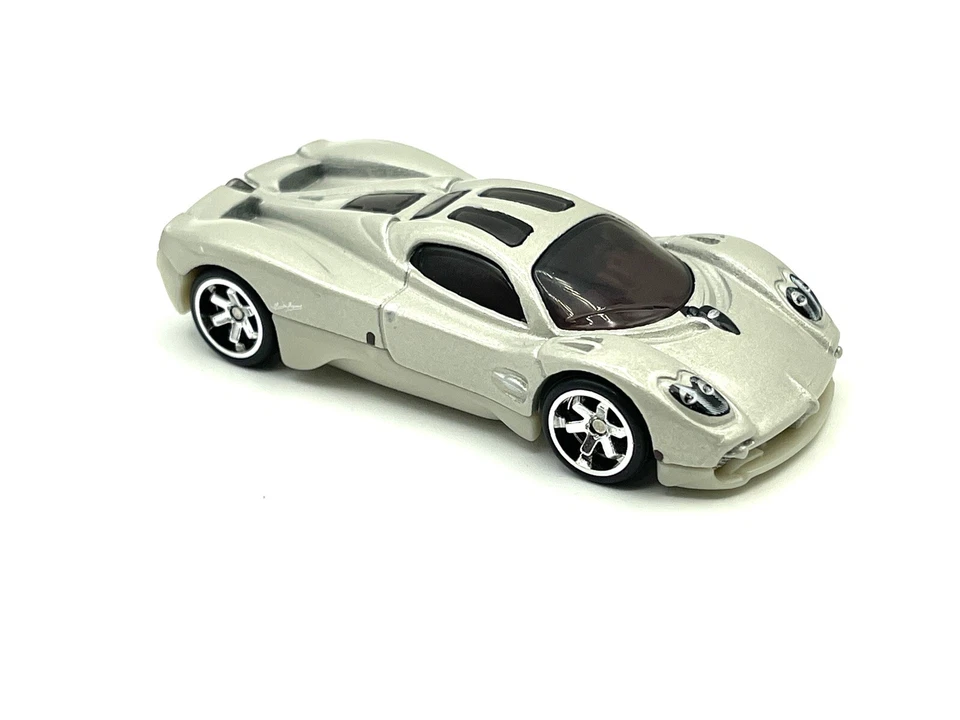 Hot Wheels Pagani Utopia HW Exotics #205 2024 intercambio de ruedas súper personalizado por AEB Foto 3 de 4
