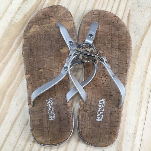 Michael Kors Sandals Womens 7 M Thong Silver PVC Toe-Post Open Toe Flats Comfort - Picture 13 of 16